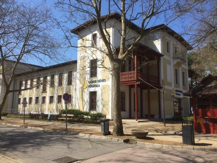 Elővásárlási és használati jogot is akar a Debreceni Egyetem az egykori siófoki szállodaépületre